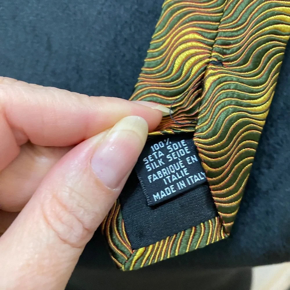 Hugo Boss Vintage Tie, 100%‎ Silk, Made in Italy